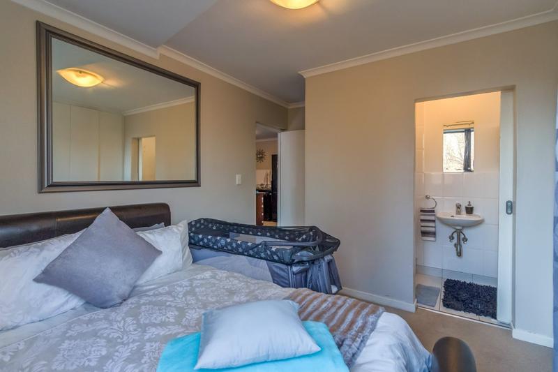 To Let 3 Bedroom Property for Rent in Somerset West Western Cape